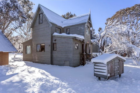 Aaragon - Whitsundays Accommodation 0