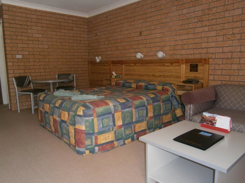 Aaron Inn Motel - Whitsundays Accommodation 3