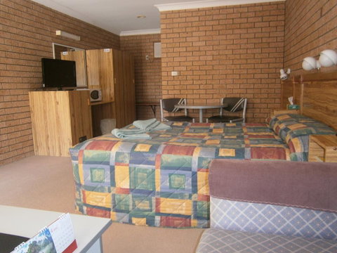 Aaron Inn Motel - Whitsundays Accommodation 2