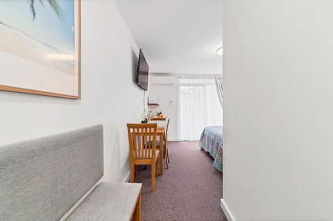 Abby's Poolside Retreat 1 - Whitsundays Accommodation 1