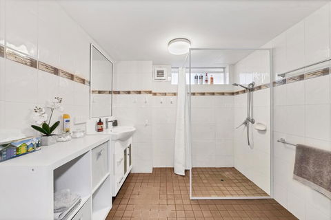 Abby's Poolside Retreat 1 - Whitsundays Accommodation 3