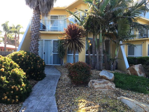 Abel Tasman On Esplanade - Whitsundays Accommodation 0