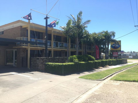 Abel Tasman Waterfront Motel - Whitsundays Accommodation 0