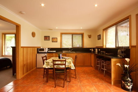 Abs By The Bay - Whitsundays Accommodation 2