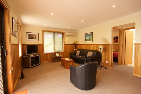 Abs By The Bay - Whitsundays Accommodation 3