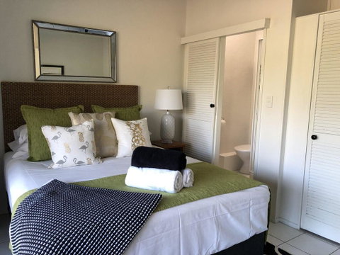 Absolute Beachfront - Whitsundays Accommodation 1