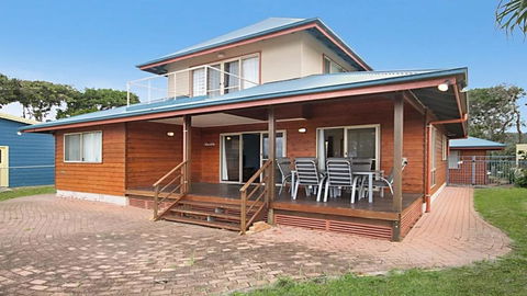Absolute Beachfront At Hastings - Whitsundays Accommodation 2