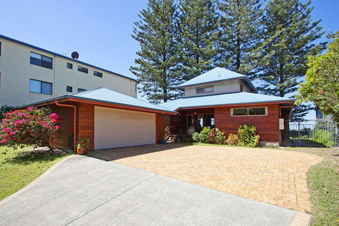 Absolute Beachfront At Hastings - Whitsundays Accommodation 1