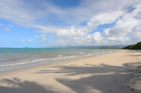 ABSOLUTE BEACHFRONT BLISS @ NEWELL BEACH - Whitsundays Accommodation 1