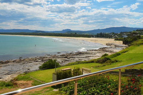 Absolute Waterfront - Whitsundays Accommodation 1