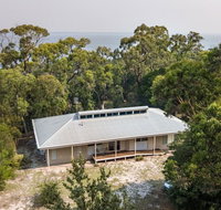Acacia Lakehouse - The lake at your doorstep - Whitsundays Accommodation