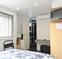 Acland Street Studio Apartment FREE PARKING - Whitsundays Accommodation