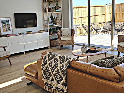 ADAGIO - Whitsundays Accommodation 0