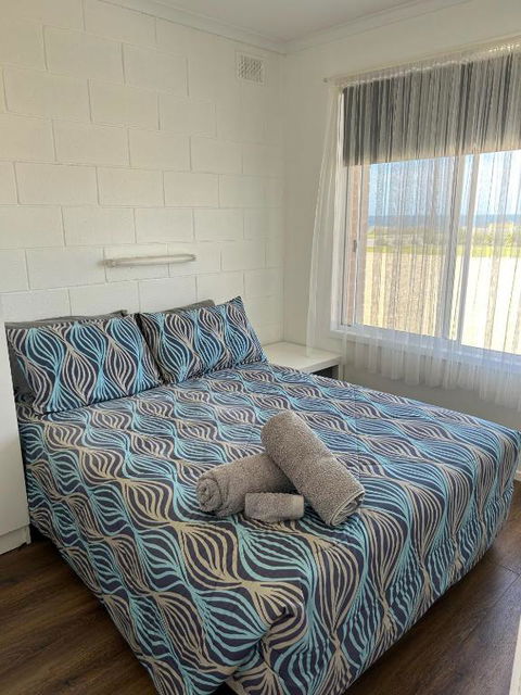Edithburgh Foreshore Apartments - Whitsundays Accommodation 3