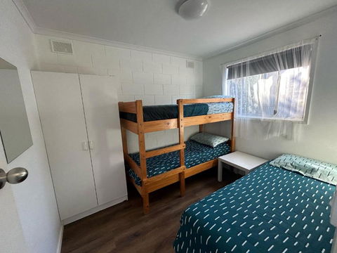 Edithburgh Foreshore Apartments - Whitsundays Accommodation 4