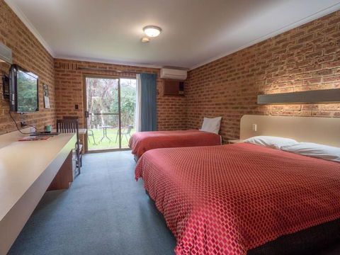 Eildon Parkview Motor Inn Room 7 - Whitsundays Accommodation 1