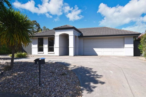 Entire Home In Mount Barker - Whitsundays Accommodation 4