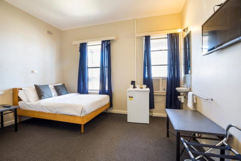 Esplanade Hotel Adelaide - Whitsundays Accommodation 2