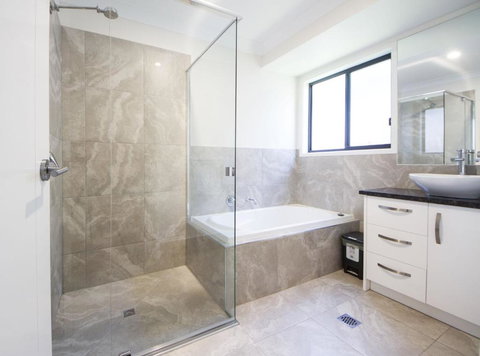 Executive Home Accommodation 34 - Whitsundays Accommodation 4