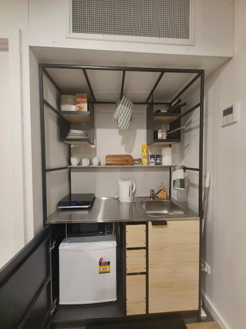 Entire Studio Apartment - Self Check-in - Whitsundays Accommodation 3