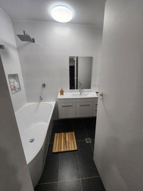 Entire Studio Apartment - Self Check-in - Whitsundays Accommodation 2