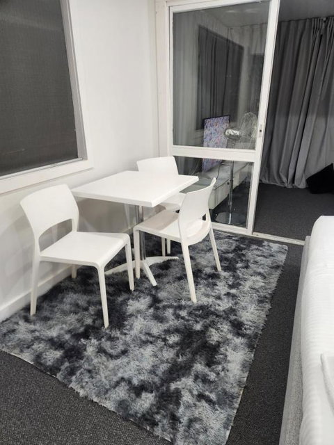 Entire Studio Apartment - Self Check-in - Whitsundays Accommodation 4