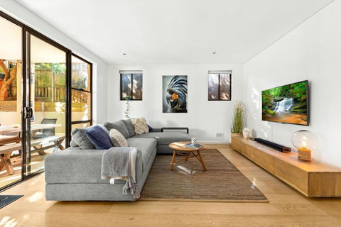 Fab Bondi 2-Bed With Courtyard & Alfresco Dining - Whitsundays Accommodation 2