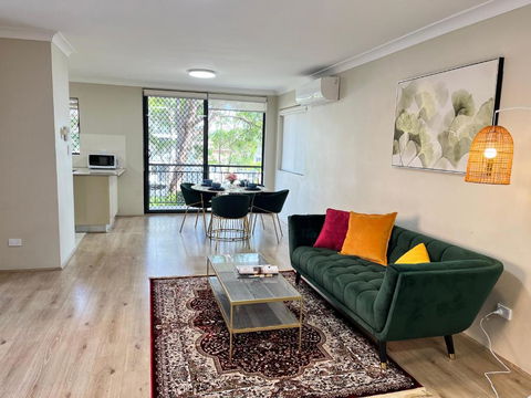 Fabulous 2 Bedroom Apartment, Secured Free Parking - Whitsundays Accommodation 1