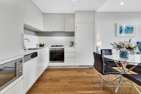 Fabulous Corporate Apartment Macquarie Park M907 - Whitsundays Accommodation 1