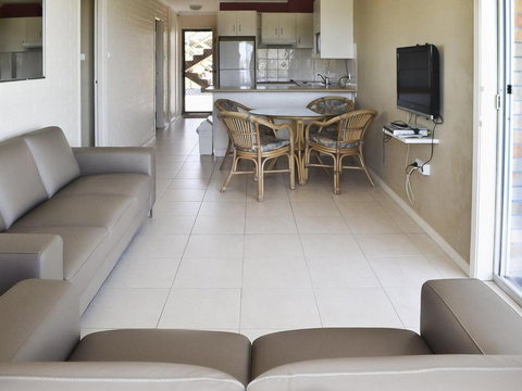 Fairholme 5 - Whitsundays Accommodation 2