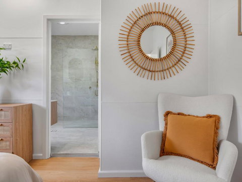 Fairways 18 - Cottage In The Centre Of Town - Whitsundays Accommodation 1