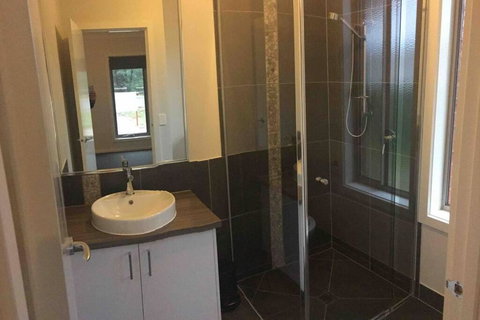 Falls Cottage Whitfield - Whitsundays Accommodation 3