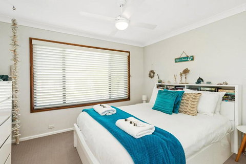 Family Coastal Escape Narrawallee NSW - Whitsundays Accommodation 4