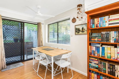 Family Coastal Escape Narrawallee NSW - Whitsundays Accommodation 2