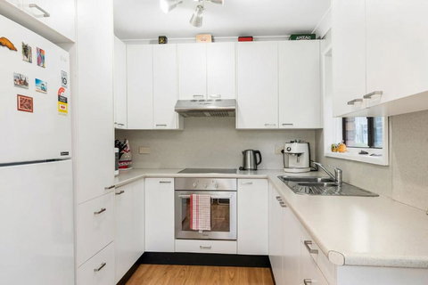 Family Coastal Escape Narrawallee NSW - Whitsundays Accommodation 3