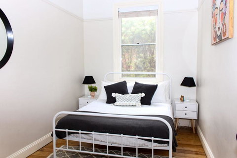 Family Retreat East Tamworth - Whitsundays Accommodation 4