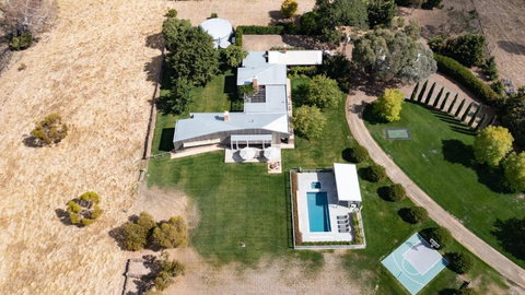 Fassway Farm - Whitsundays Accommodation 0