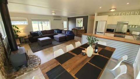 Feathertop Views - Whitsundays Accommodation 4