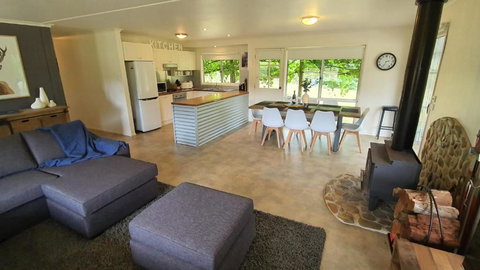 Feathertop Views - Whitsundays Accommodation 2