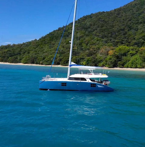 Feng - Whitsundays Accommodation 0