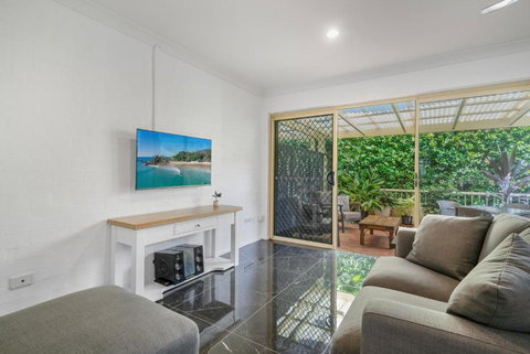 Fiesta Palms 4 - Whitsundays Accommodation 1