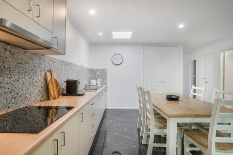 Fiesta Palms 4 - Whitsundays Accommodation 4