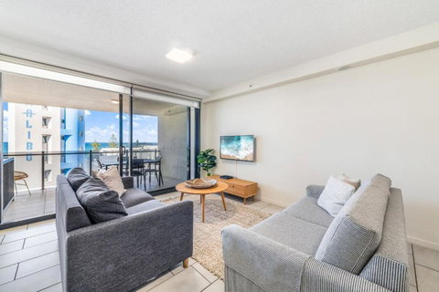 First Light Mooloolaba 9th Floor Apartment With Ocean Views - Whitsundays Accommodation 2