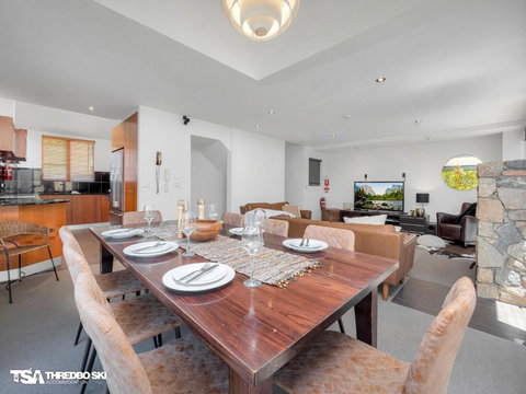 First Tracks 2 - Whitsundays Accommodation 0