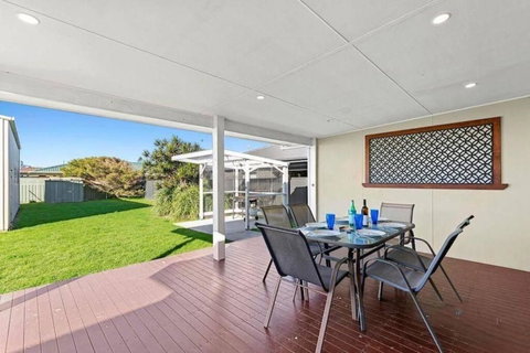 Fish Cottage Ulladulla - Linen Not Supplied - 3 Bedroom House - Sleeps 8 - Pet Friendly - Whitsundays Accommodation 0
