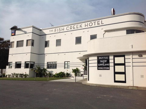 Fish Creek Hotel - Whitsundays Accommodation 1