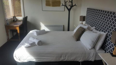 Fish Creek Hotel - Whitsundays Accommodation 3
