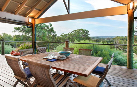 Fish Frog - Whitsundays Accommodation 4