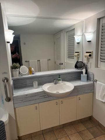 Five O Clock Somewhere - Whitsundays Accommodation 2