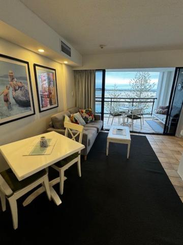 Five O Clock Somewhere - Whitsundays Accommodation 3